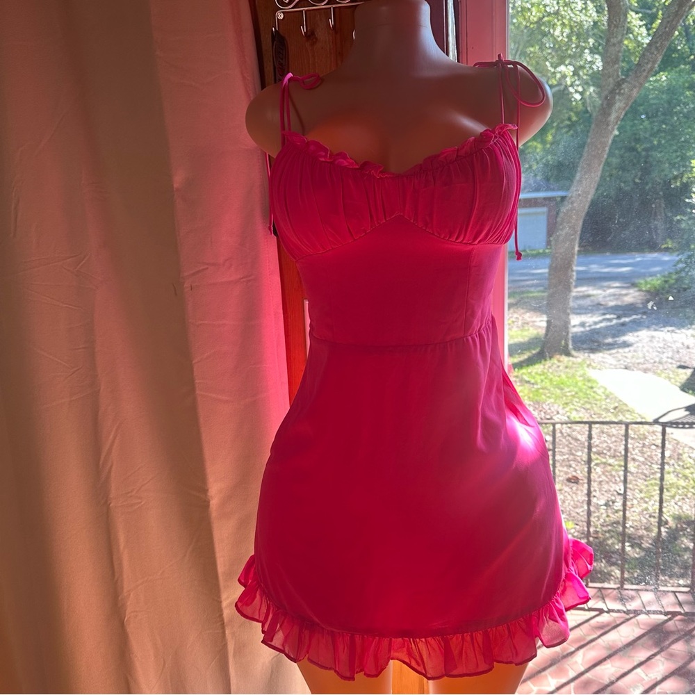 Pink Sleeveless Sweetheart Mini Dress for Night Out
